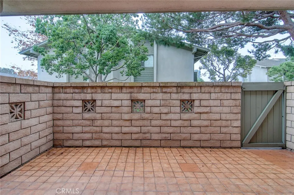 8777 Coral Springs Court 2b, Huntington Beach, California 92646 home-pic-21