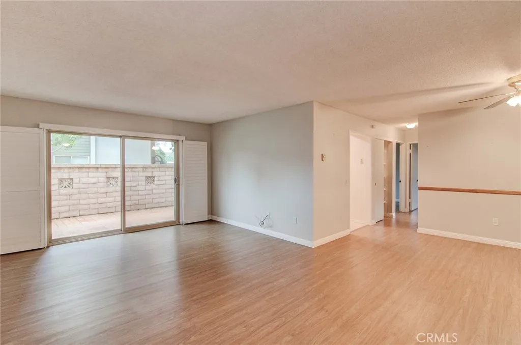 8777 Coral Springs Court 2b, Huntington Beach, California 92646 home-pic-3