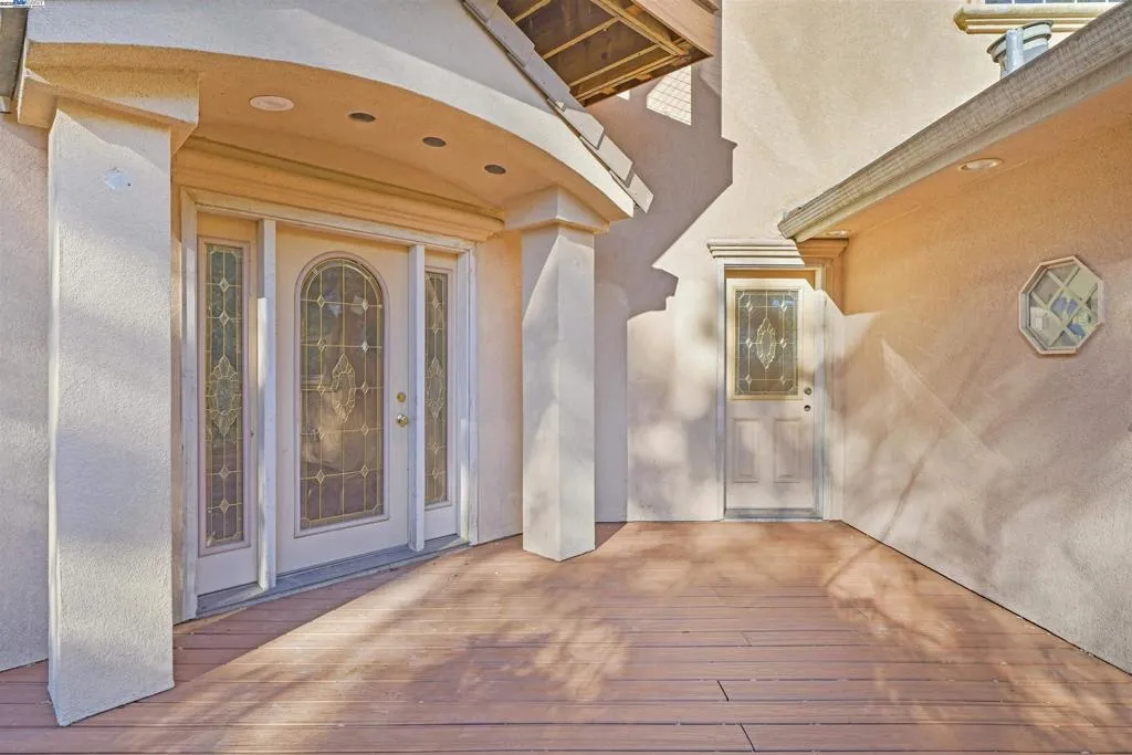 36215 Palomares Rd, Castro Valley, California 94552 home-pic-3