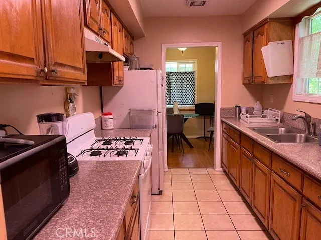 11143 Emelita, North Hollywood, California 91601 home-pic-12