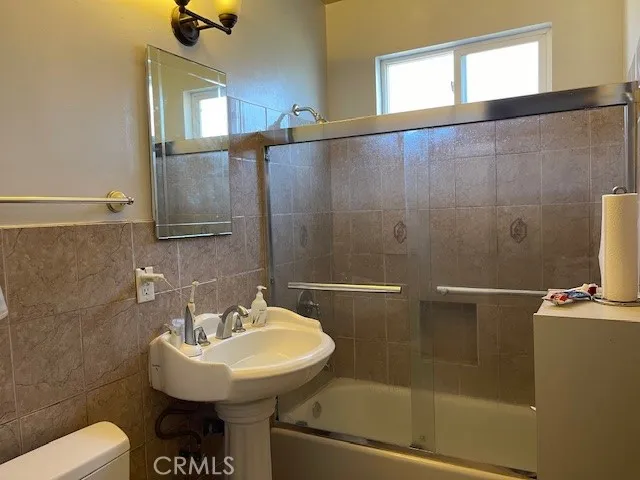11143 Emelita, North Hollywood, California 91601 home-pic-17