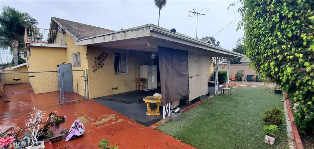 back yard covered patio