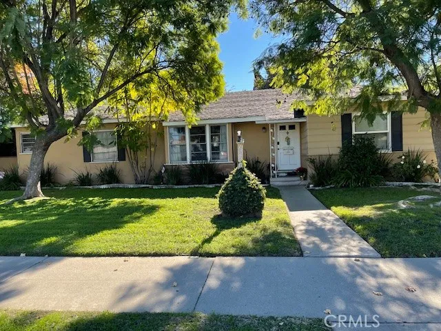 13430 Oxnard, Valley Glen, California 91401 home-pic-1