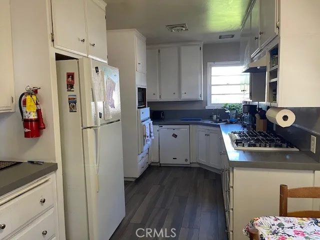 13430 Oxnard, Valley Glen, California 91401 home-pic-10