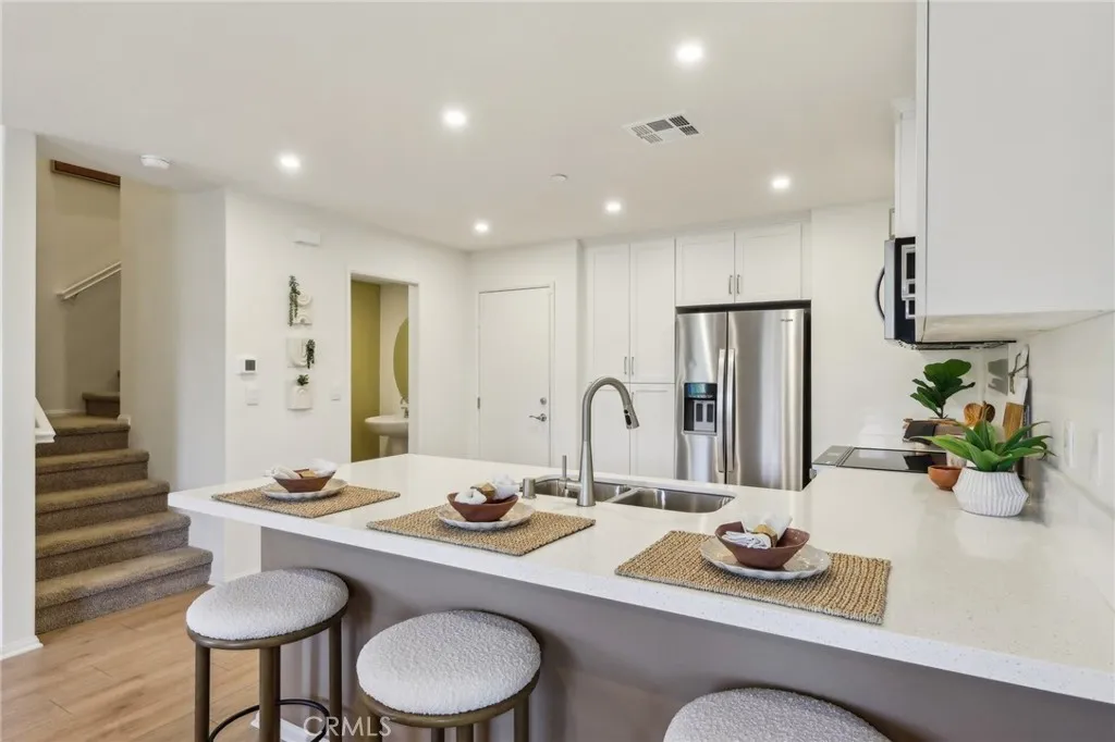 15513 April Dawn Way 3, Fontana, California 92336 home-pic-9