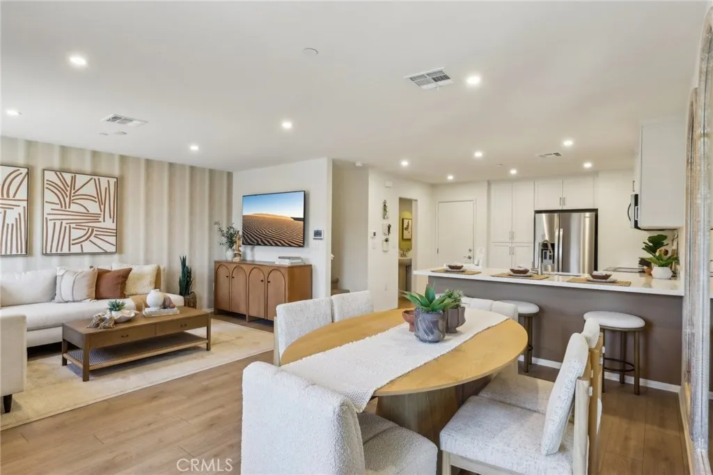 15513 April Dawn Way 3, Fontana, California 92336 home-pic-3