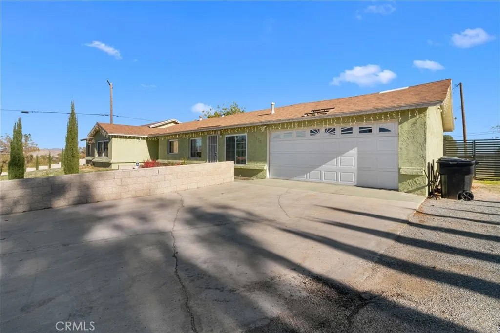 16463 Villa Drive, Victorville, California 92395 home-pic-0