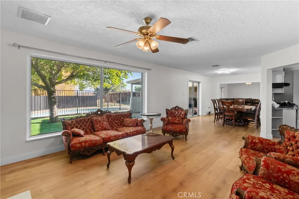 16463 Villa Drive, Victorville, California 92395 home-pic-12