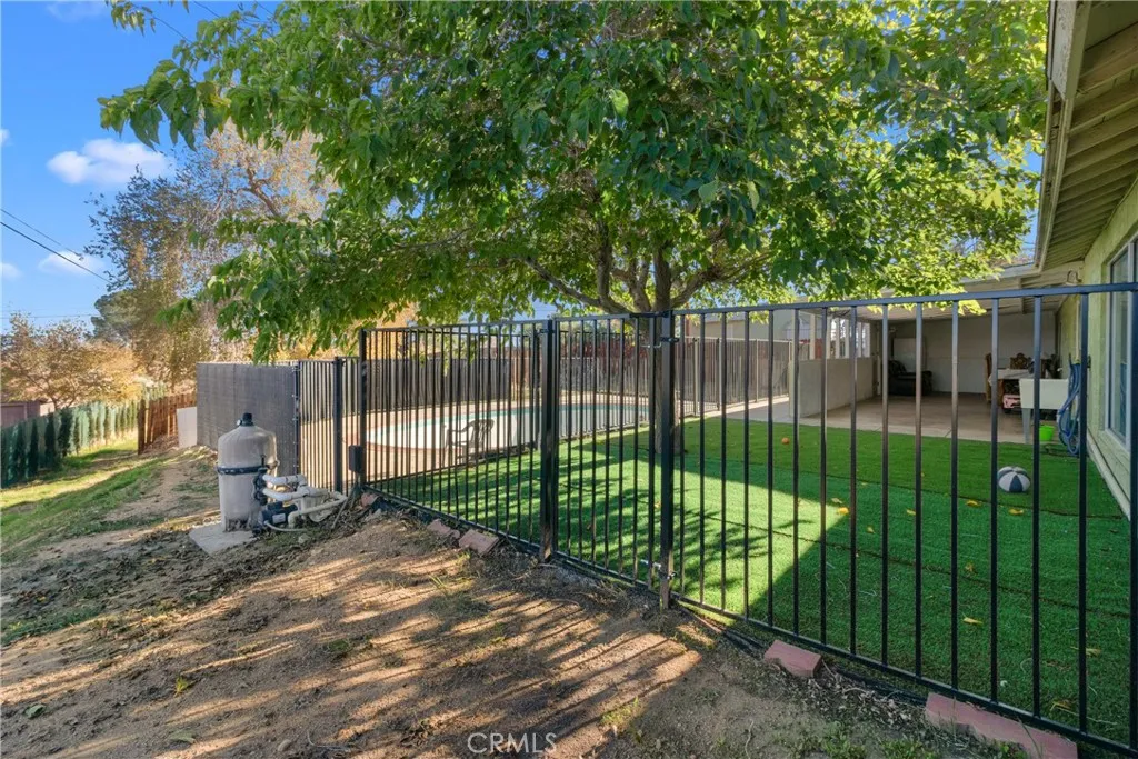 16463 Villa Drive, Victorville, California 92395 home-pic-24