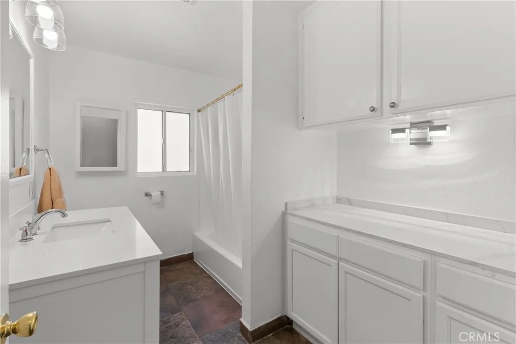 16463 Villa Drive, Victorville, California 92395 home-pic-16