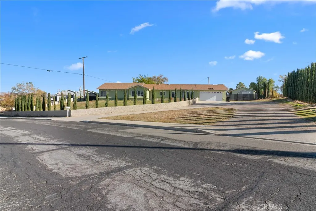 16463 Villa Drive, Victorville, California 92395 home-pic-2