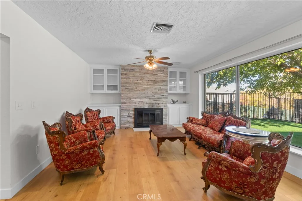 16463 Villa Drive, Victorville, California 92395 home-pic-11