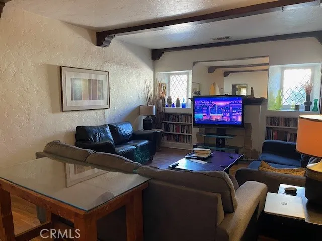 6709 Vesper, Van Nuys, California 91405 home-pic-5