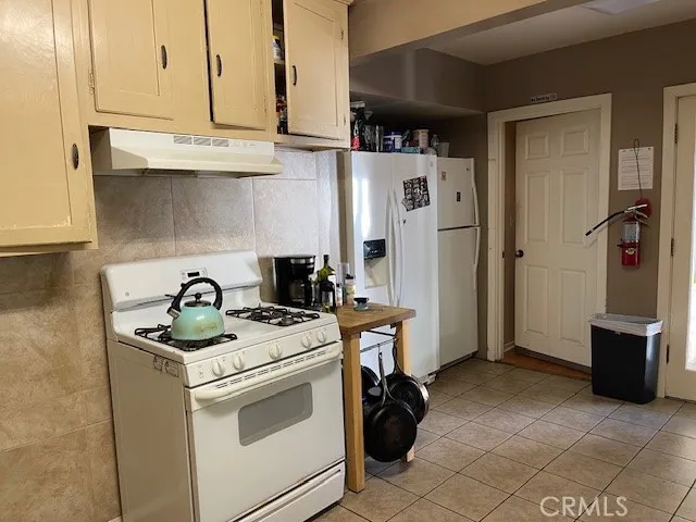 6709 Vesper, Van Nuys, California 91405 home-pic-12