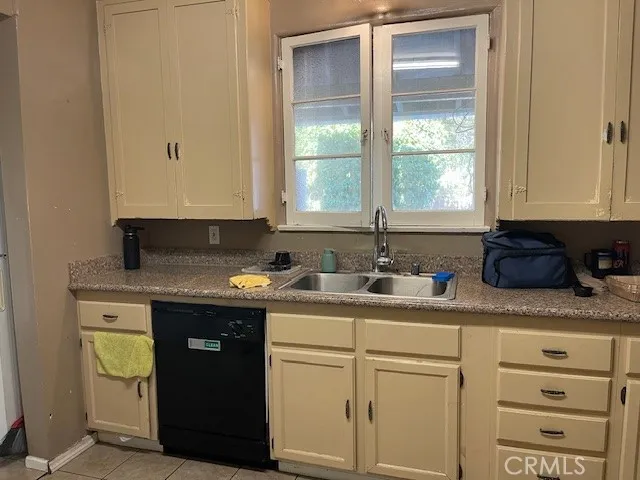 6709 Vesper, Van Nuys, California 91405 home-pic-11