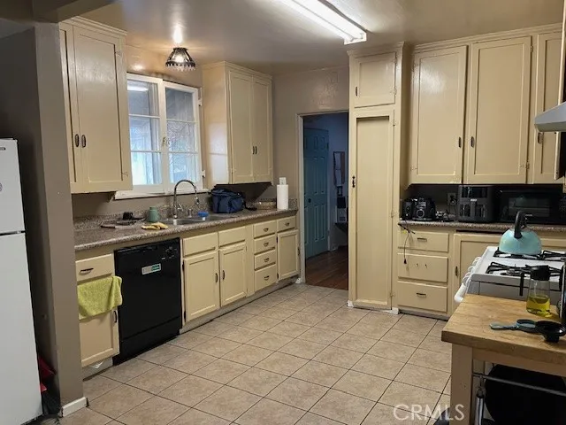 6709 Vesper, Van Nuys, California 91405 home-pic-13