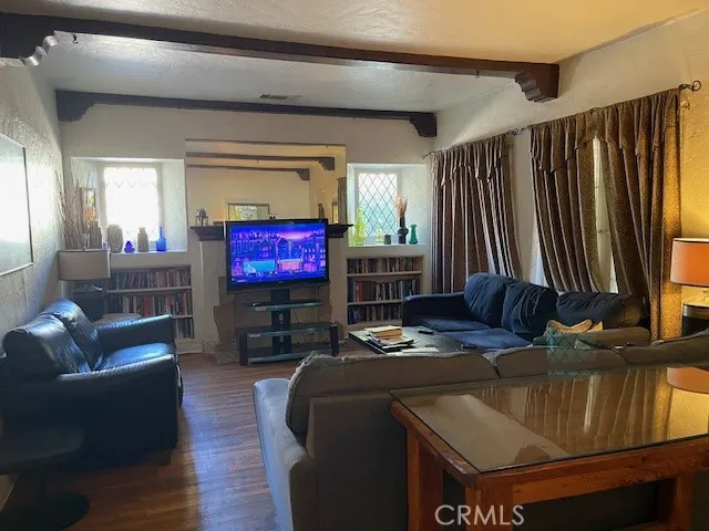 6709 Vesper, Van Nuys, California 91405 home-pic-6