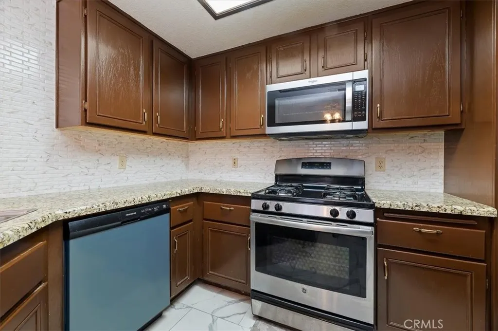 1447 Senator, San Jacinto, California 92583 home-pic-10