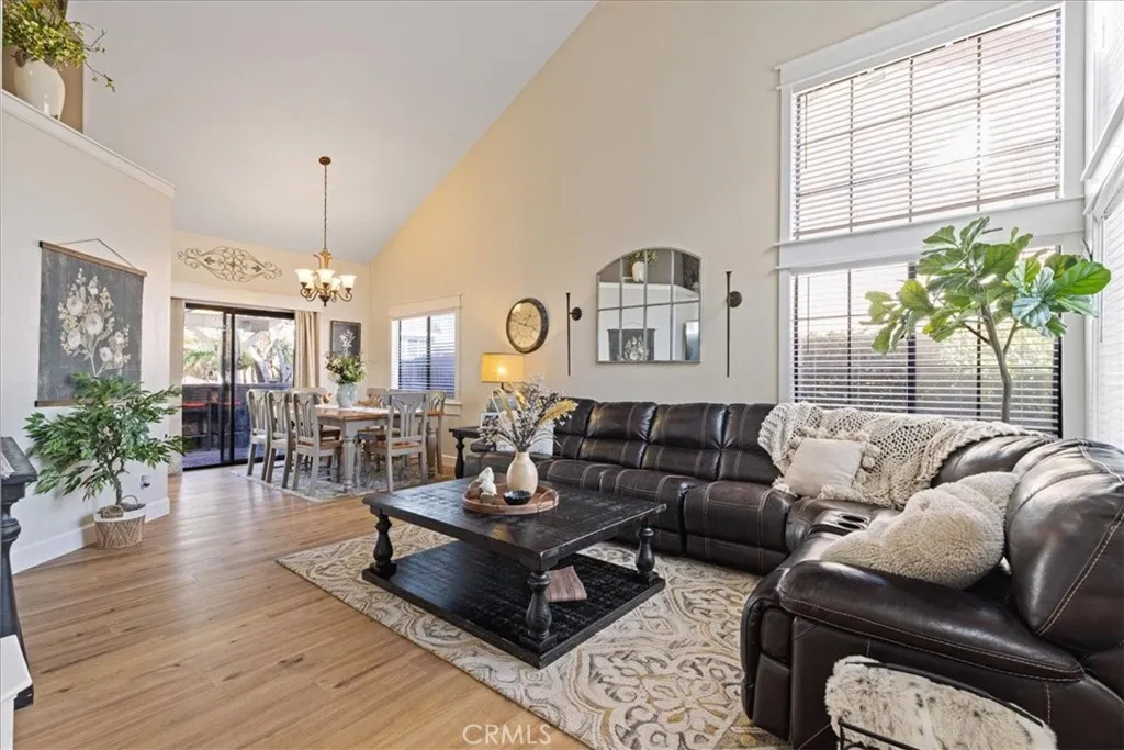 28697 Cloverleaf Place, Castaic, California 91384 home-pic-3