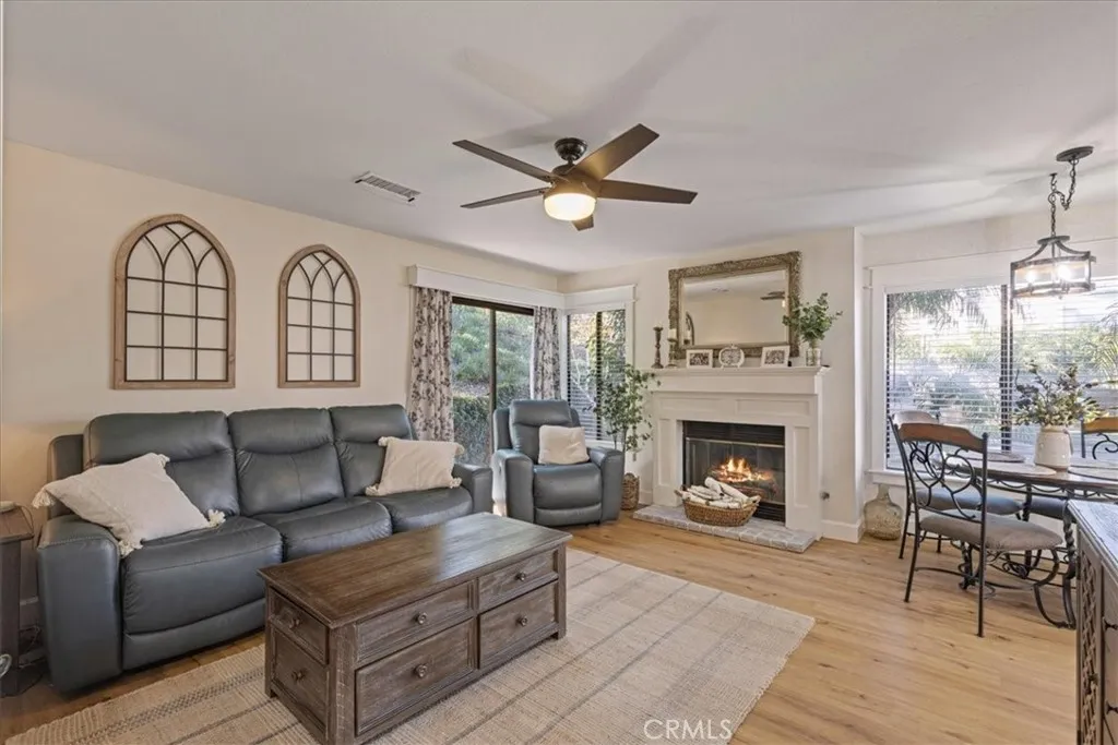 28697 Cloverleaf Place, Castaic, California 91384 home-pic-7