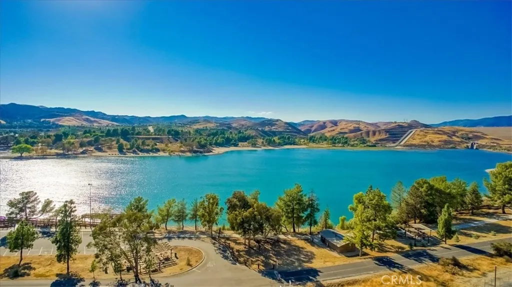 28697 Cloverleaf Place, Castaic, California 91384 home-pic-22