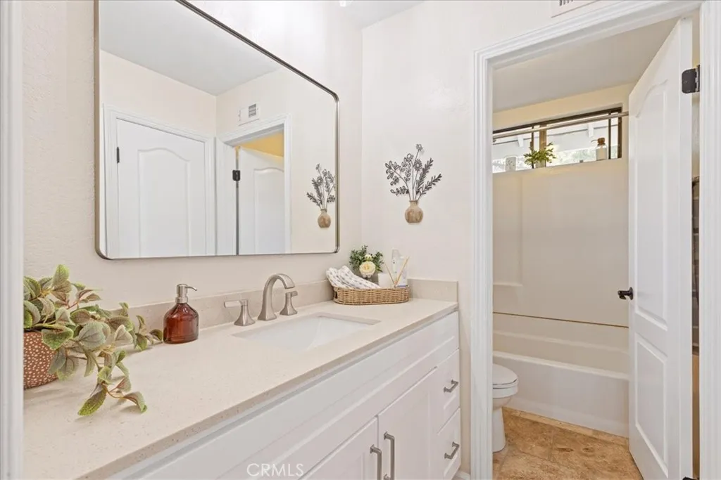 28697 Cloverleaf Place, Castaic, California 91384 home-pic-15
