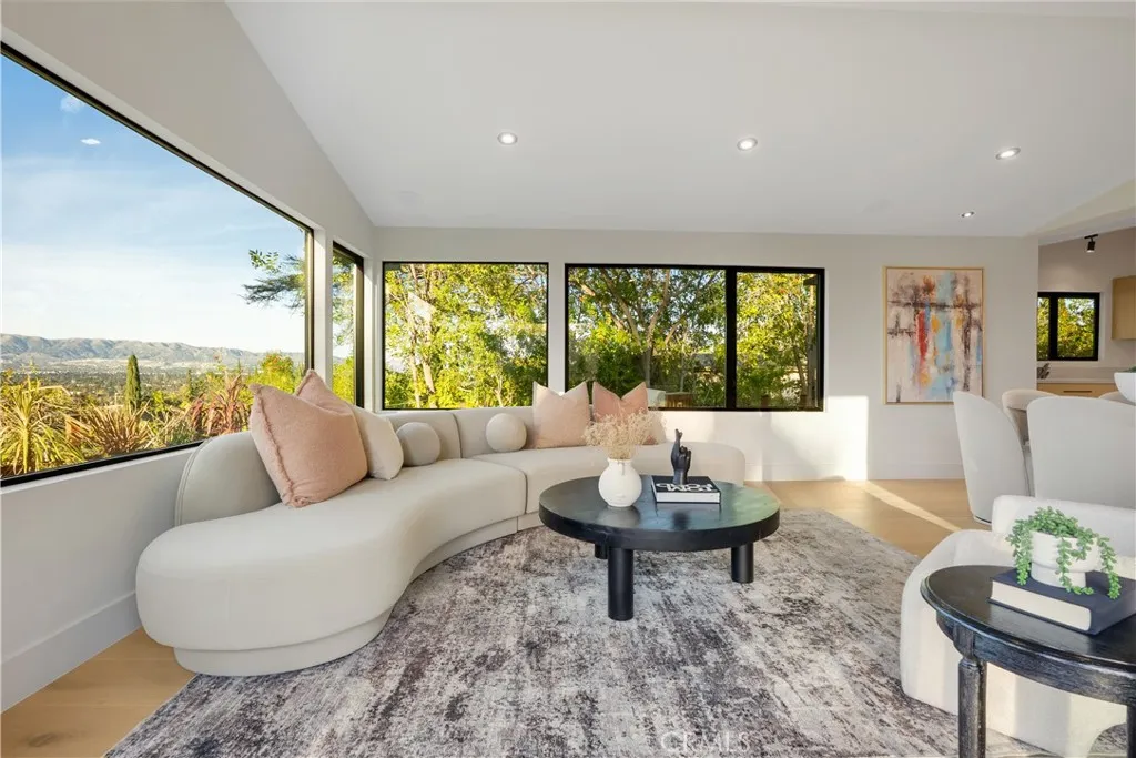 20553 Califa, Woodland Hills, California 91367 home-pic-20