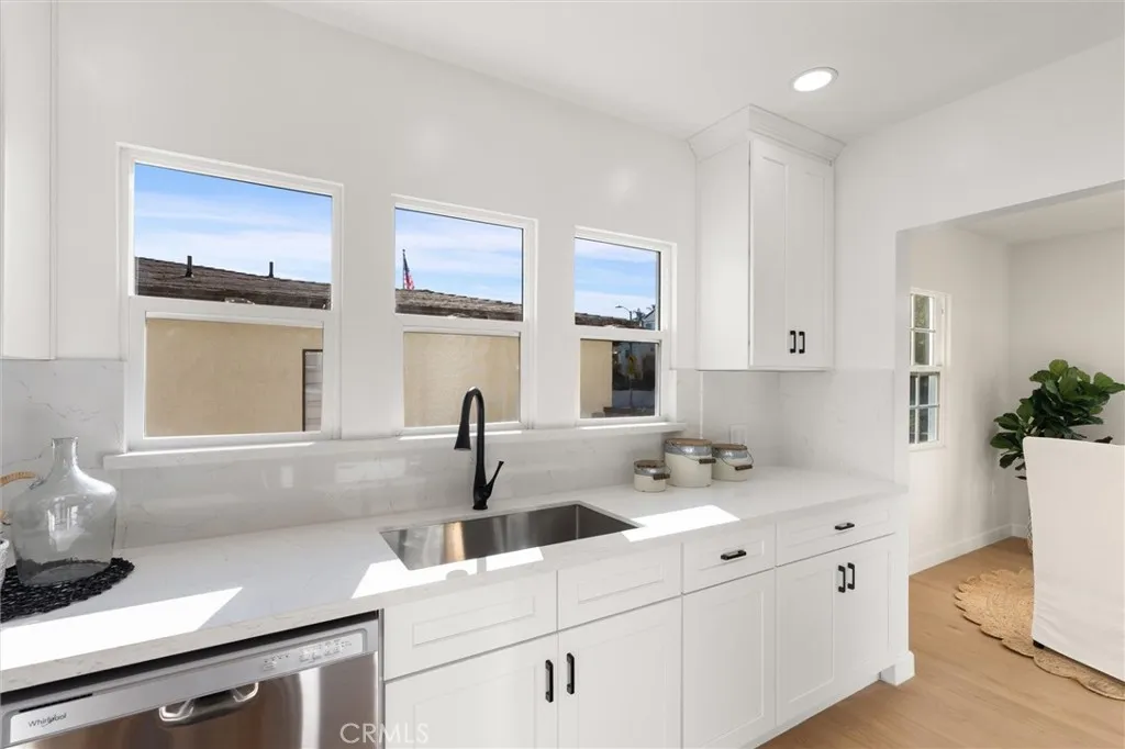 1212 S Weymouth, San Pedro, California 90732 home-pic-32