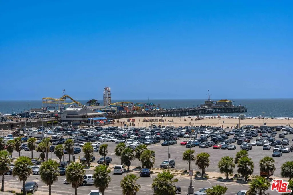 933 11th Street 21, Santa Monica, California 90403 home-pic-20