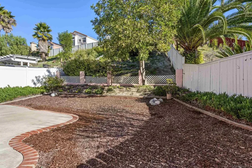 2100 Waterside Dr, Chula Vista, California 91913 home-pic-2