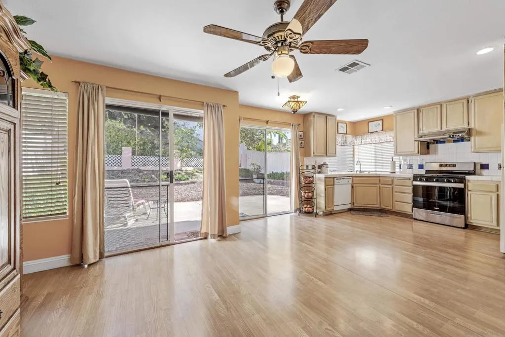 2100 Waterside Dr, Chula Vista, California 91913 home-pic-5