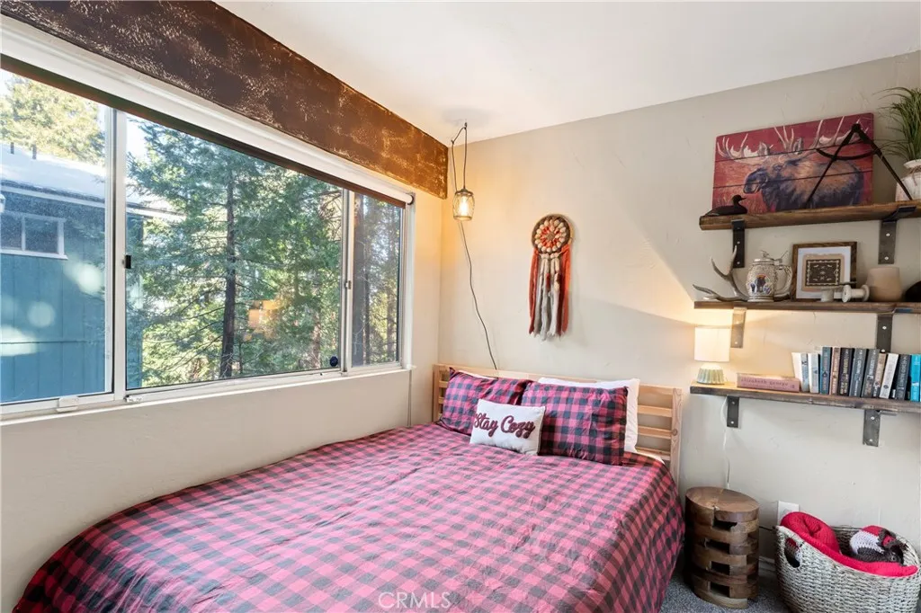 664 Circle, Lake Arrowhead, California 92352 home-pic-21