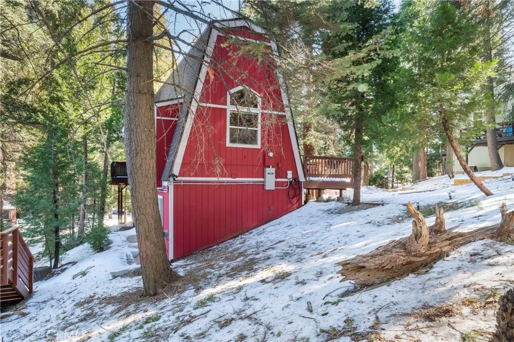 664 Circle, Lake Arrowhead, California 92352 home-pic-28