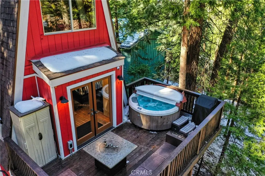 664 Circle, Lake Arrowhead, California 92352 home-pic-4