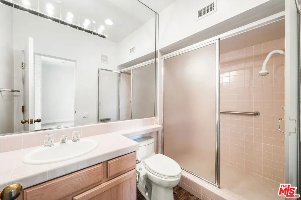 4454 Ventura Canyon Avenue 103, Sherman Oaks, California 91423 home-pic-29