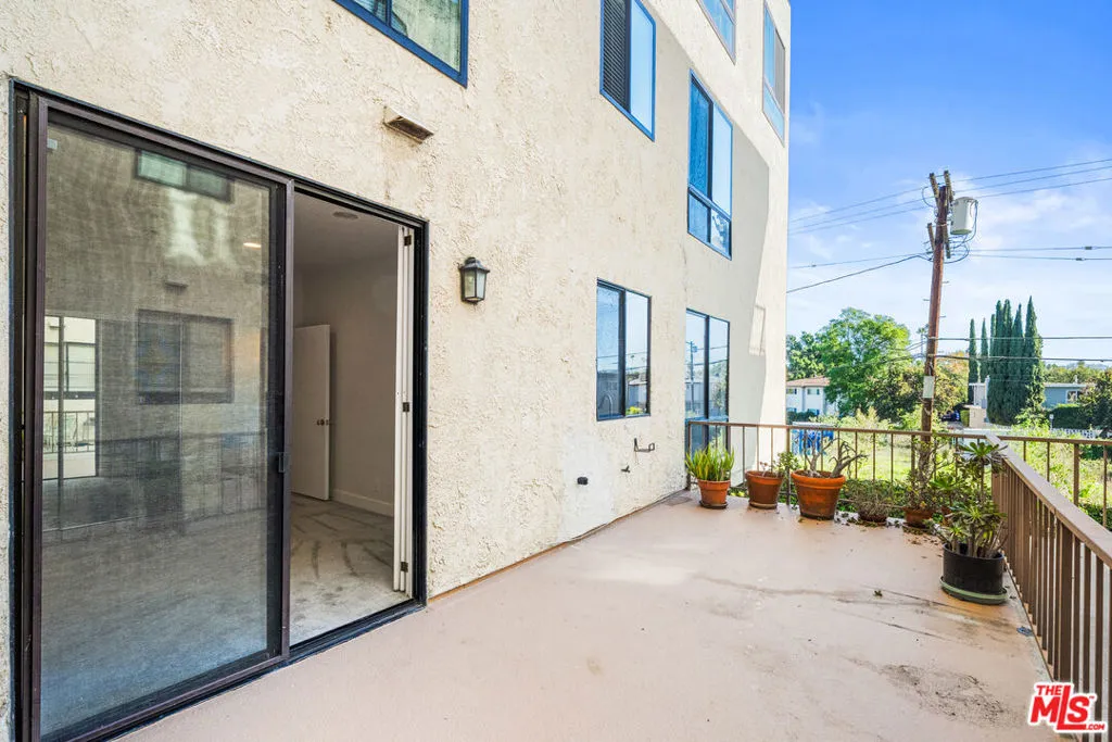 4454 Ventura Canyon Avenue 103, Sherman Oaks, California 91423 home-pic-35