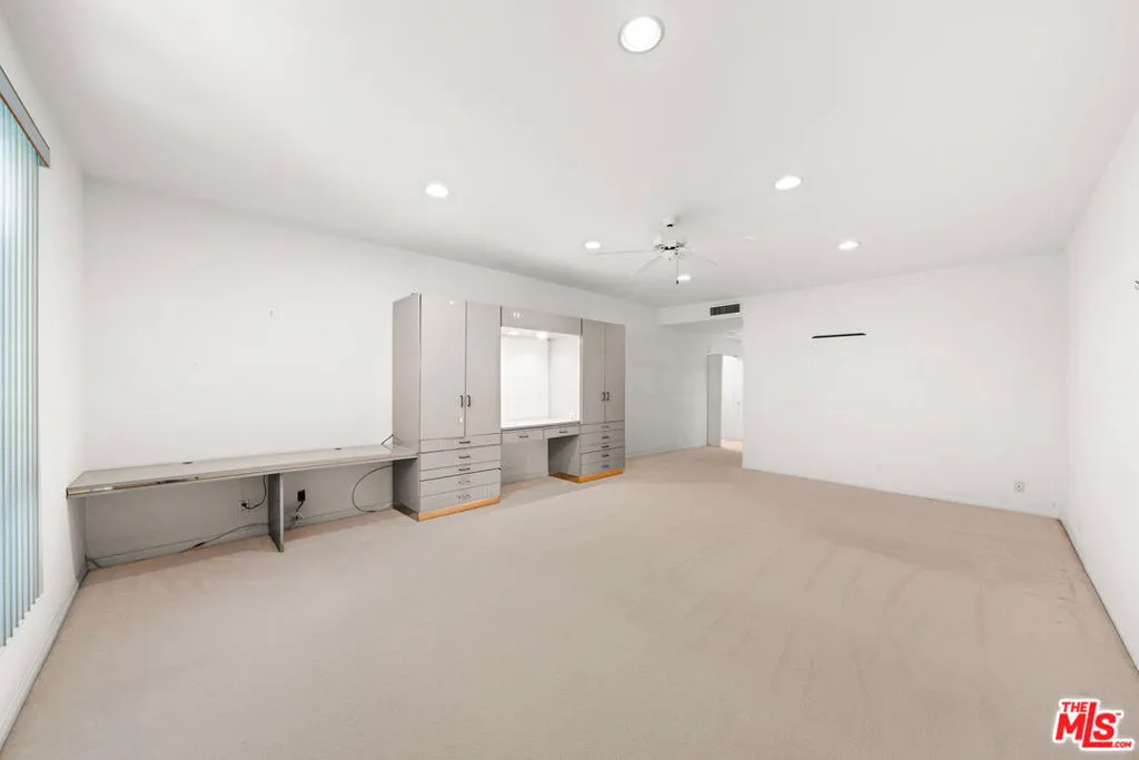 4454 Ventura Canyon Avenue 103, Sherman Oaks, California 91423 home-pic-10