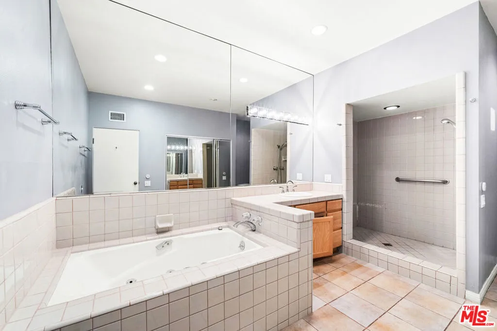 4454 Ventura Canyon Avenue 103, Sherman Oaks, California 91423 home-pic-12