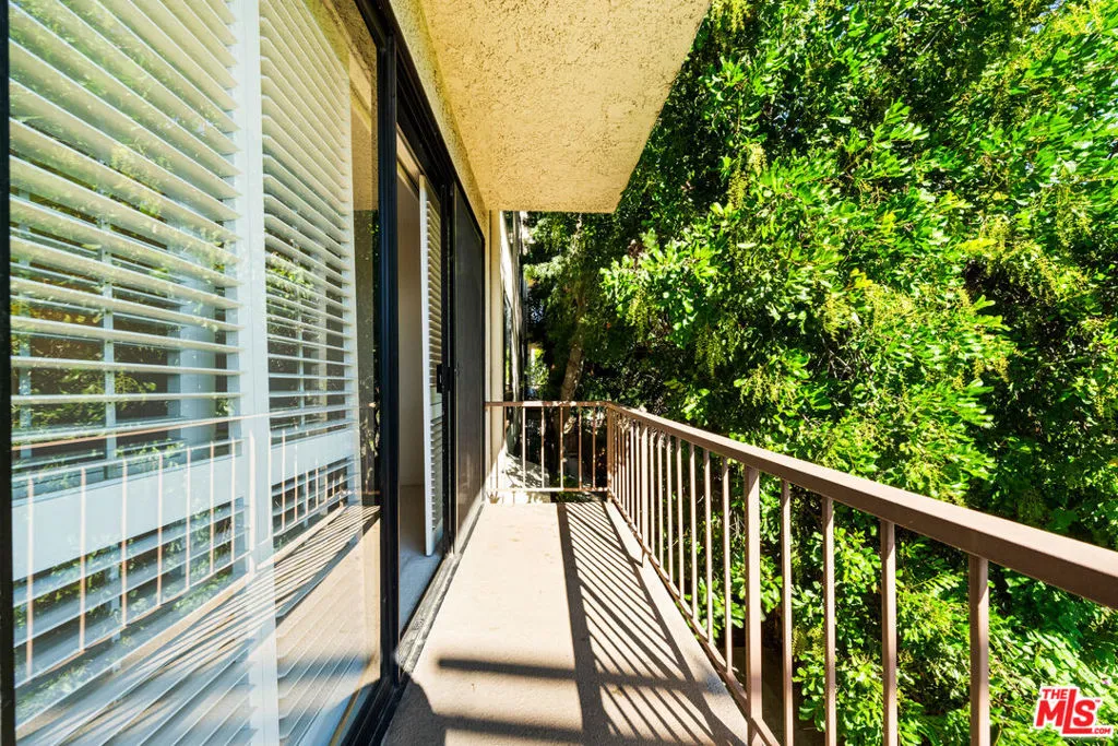 4454 Ventura Canyon Avenue 103, Sherman Oaks, California 91423 home-pic-41