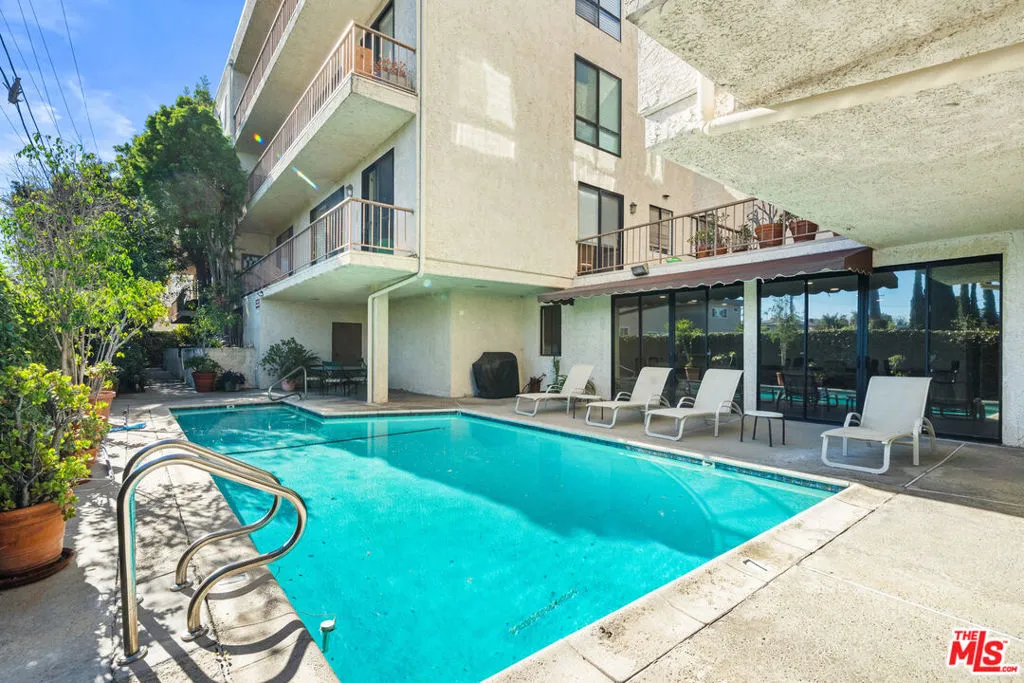 4454 Ventura Canyon Avenue 103, Sherman Oaks, California 91423 home-pic-51