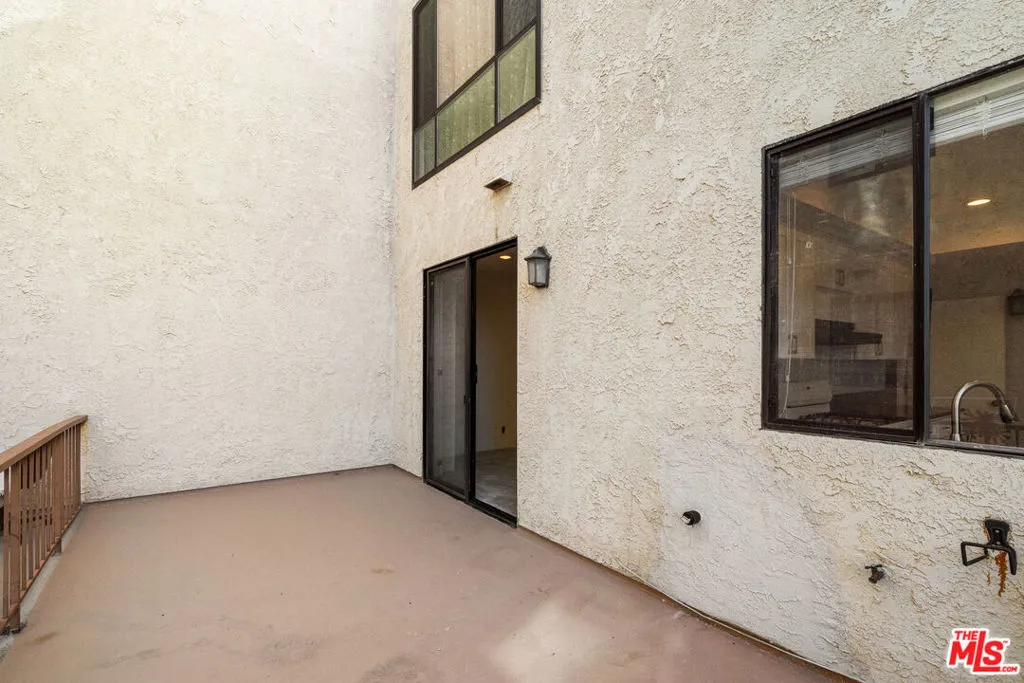 4454 Ventura Canyon Avenue 103, Sherman Oaks, California 91423 home-pic-36