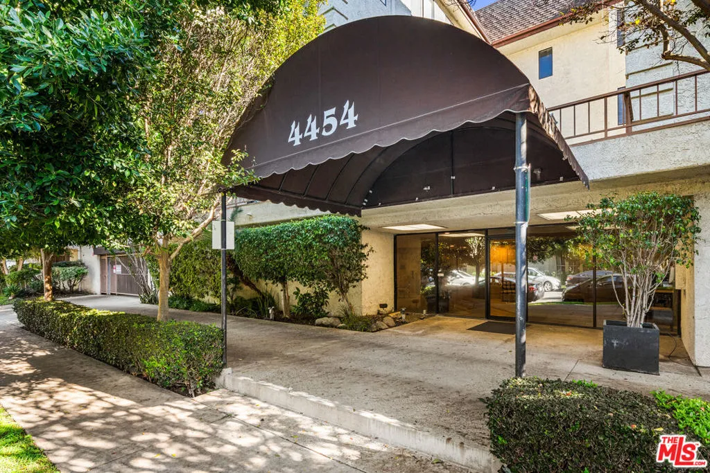 4454 Ventura Canyon Avenue 103, Sherman Oaks, California 91423 home-pic-60