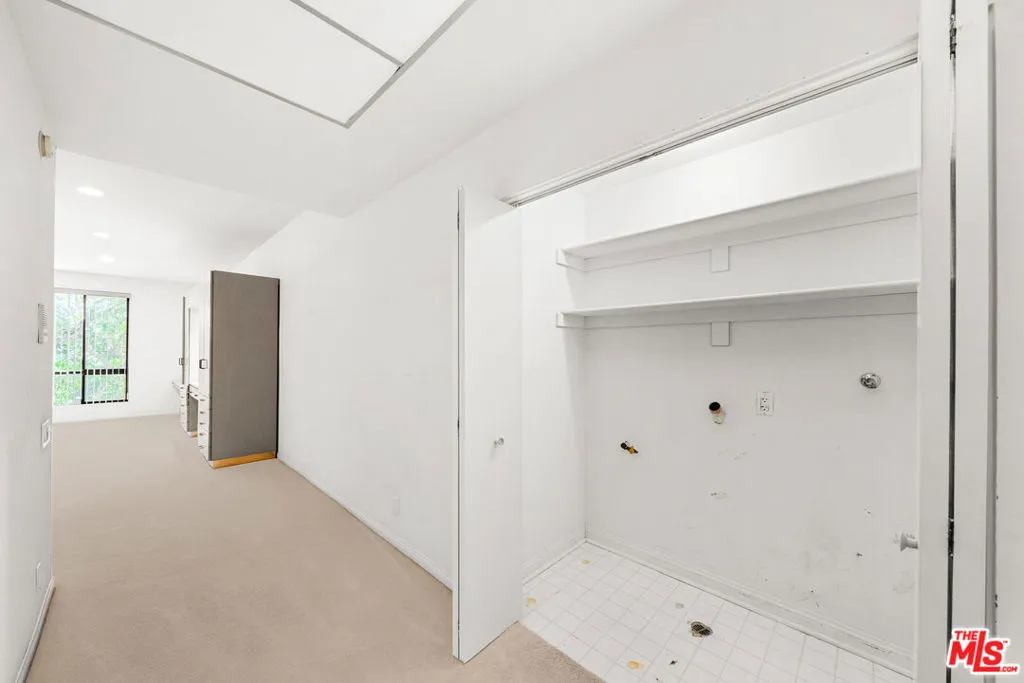 4454 Ventura Canyon Avenue 103, Sherman Oaks, California 91423 home-pic-14