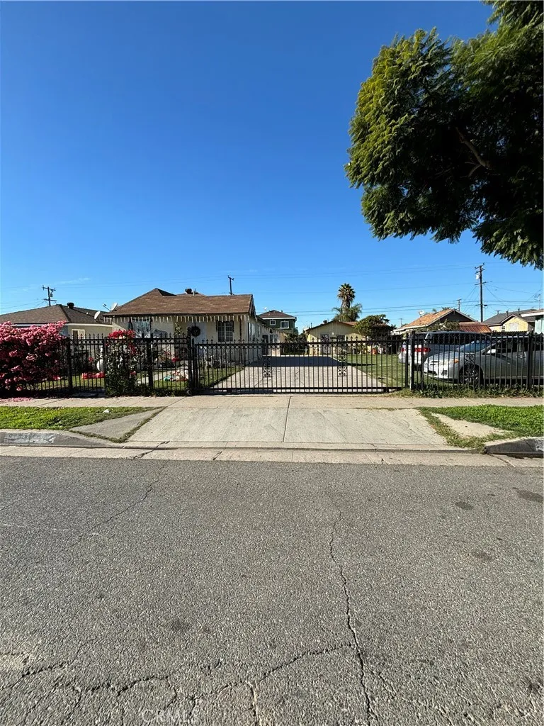 6467 Darwell Avenue, Bell Gardens, California 90201 home-pic-0