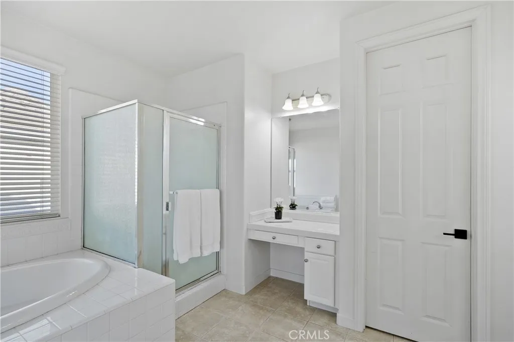 35987 Corte Renata, Murrieta, California 92562 home-pic-58