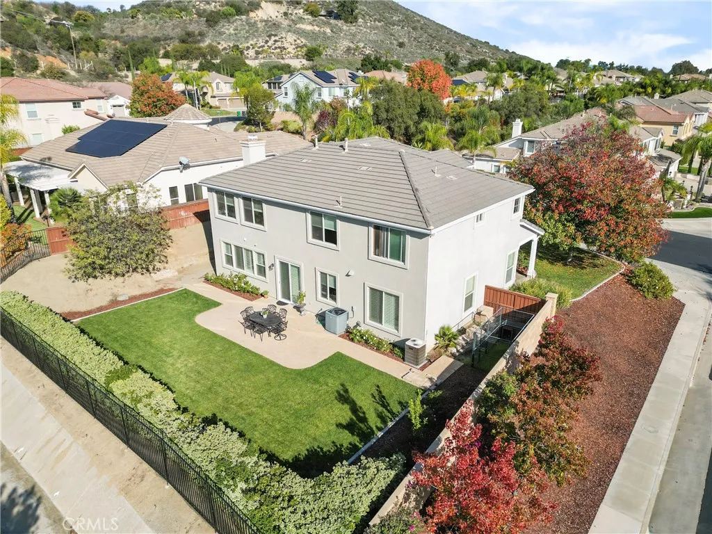 35987 Corte Renata, Murrieta, California 92562 home-pic-3
