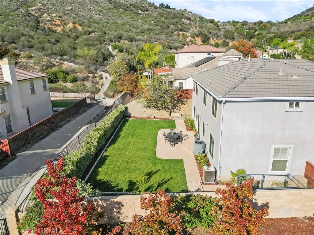35987 Corte Renata, Murrieta, California 92562 home-pic-4