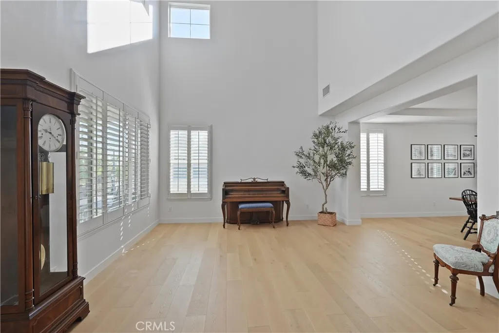 35987 Corte Renata, Murrieta, California 92562 home-pic-18
