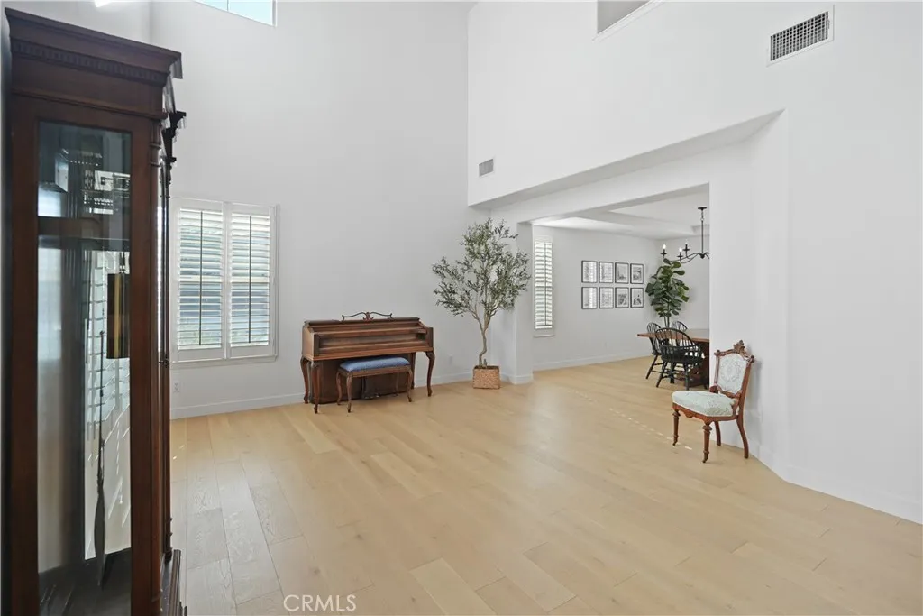 35987 Corte Renata, Murrieta, California 92562 home-pic-14