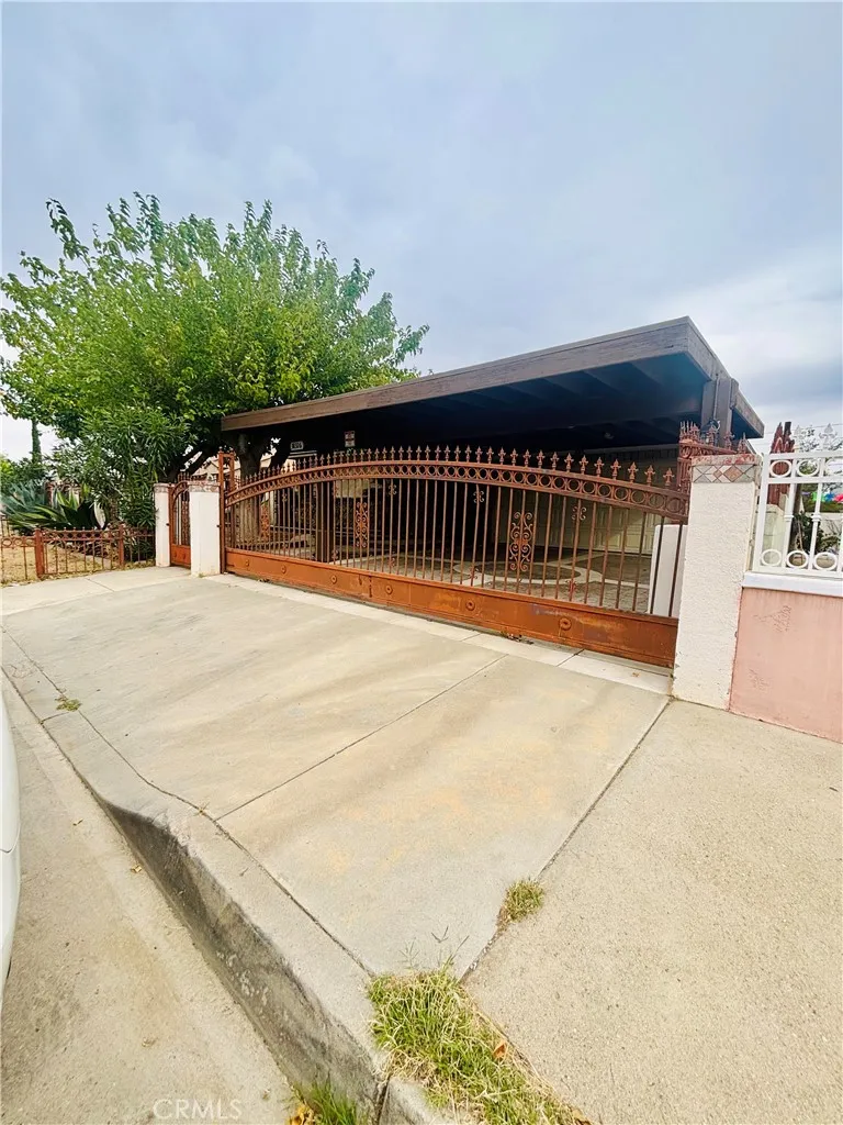 38326 16th E, Palmdale, California 93550 home-pic-1
